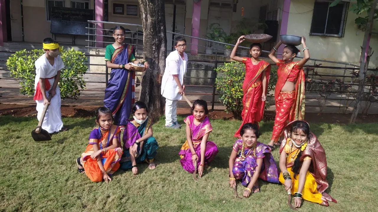अभिमान प्रायमरीमध्ये शेतकरी दिवस साजरा अभिमान प्रायमरीमध्ये शेतकरी दिवस साजरा