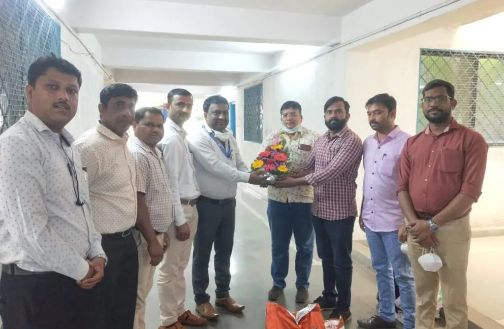 पत्रकार दिनानिमित्त ‘महाराष्ट्र प्रेस क्लब’तर्फे निराधारांना अन्नधान्य वाटप पत्रकार दिनानिमित्त ‘महाराष्ट्र प्रेस क्लब’तर्फे निराधारांना अन्नधान्य वाटप