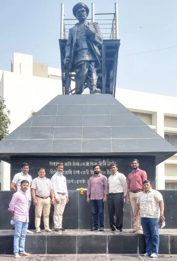 ‘महाराष्ट्र प्रेस क्लब’च्या वतीने दर्पणकार बाळशास्त्री जांभेकर यांना अभिवादन ‘महाराष्ट्र प्रेस क्लब’च्या वतीने दर्पणकार बाळशास्त्री जांभेकर यांना अभिवादन