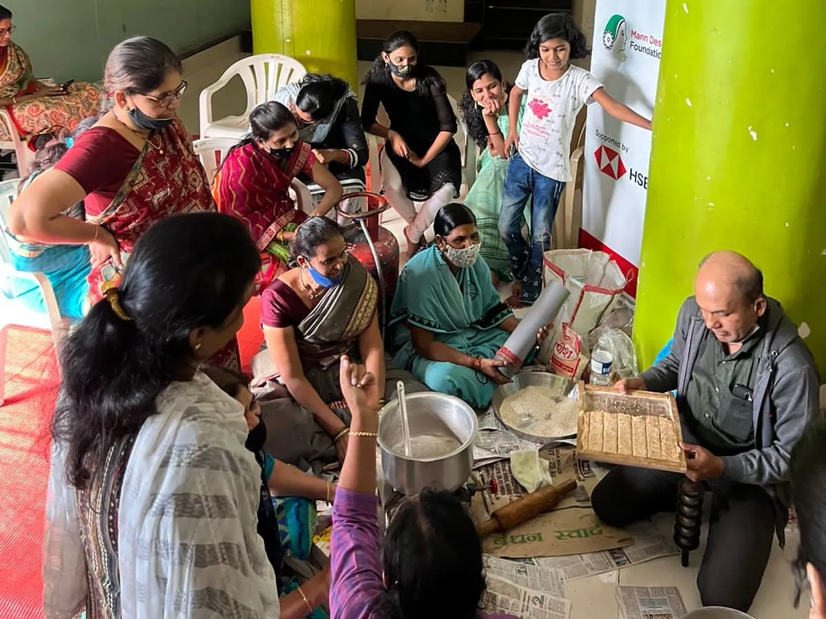 मकरसंक्रांती निमित्त महिलांसाठी खास 'संक्रांती स्पेशल' पदार्थ बनविण्याचे प्रशिक्षण मकरसंक्रांती निमित्त महिलांसाठी खास 'संक्रांती स्पेशल' पदार्थ बनविण्याचे प्रशिक्षण