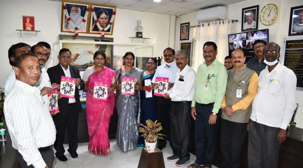 महात्मा फुले महाविद्यालयात ‘शाल्मली’ वार्षिक अंक प्रकाशित महात्मा फुले महाविद्यालयात ‘शाल्मली’ वार्षिक अंक प्रकाशित