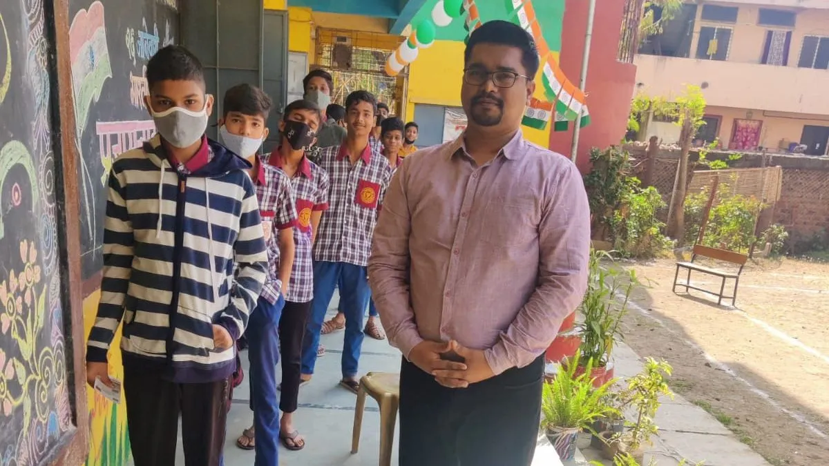 माने शाळेत करोना प्रतिबंधक लसीकरणास उत्स्फूर्त प्रतिसाद माने शाळेत करोना प्रतिबंधक लसीकरणास उत्स्फूर्त प्रतिसाद