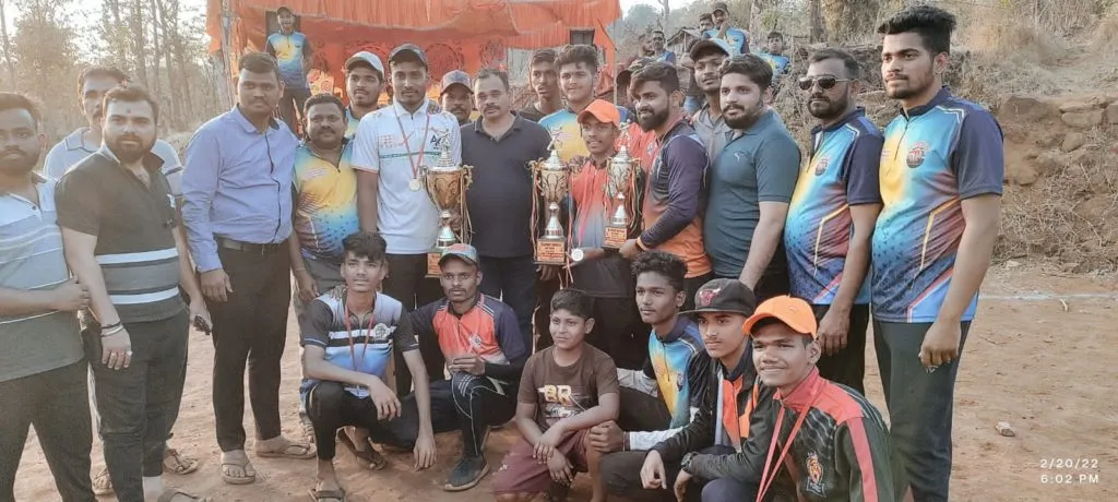 'देवघर चषक २०२२' क्रिकेट स्पर्धेत खेड बॉईजने प्रथम, नवतरुण क्रीडा मंडळ चाटवने द्वितीय तर शिवशंभू प्रतिष्ठाण बिजघरने पटकावला तृतीय क्रमांक 'देवघर चषक २०२२' क्रिकेट स्पर्धेत खेड बॉईजने प्रथम, नवतरुण क्रीडा मंडळ चाटवने द्वितीय तर शिवशंभू प्रतिष्ठाण बिजघरने पटकावला तृतीय क्रमांक