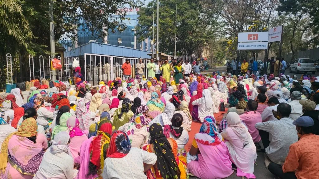 पिंपरी चिंचवड महापालिका आयुक्तांनी महिला दिनालाच महिलांचा अपमान केला - बाबा कांबळे पिंपरी चिंचवड महापालिका आयुक्तांनी महिला दिनालाच महिलांचा अपमान केला - बाबा कांबळे