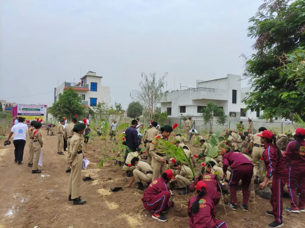 पर्यावरण संवर्धन ही काळाची गरज असून भविष्यात पर्यावरण वाचेल तेव्हाच आपण सुखरूप जगू - प्रांताधिकारी डॉ. अजित थोरबोले पर्यावरण संवर्धन ही काळाची गरज असून भविष्यात पर्यावरण वाचेल तेव्हाच आपण सुखरूप जगू - प्रांताधिकारी डॉ. अजित थोरबोले