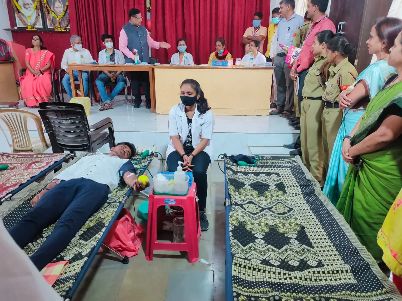 रक्तदान करणे हा महायज्ञ आहे - प्राचार्य डॉ. पांडुरंग गायकवाड रक्तदान करणे हा महायज्ञ आहे - प्राचार्य डॉ. पांडुरंग गायकवाड