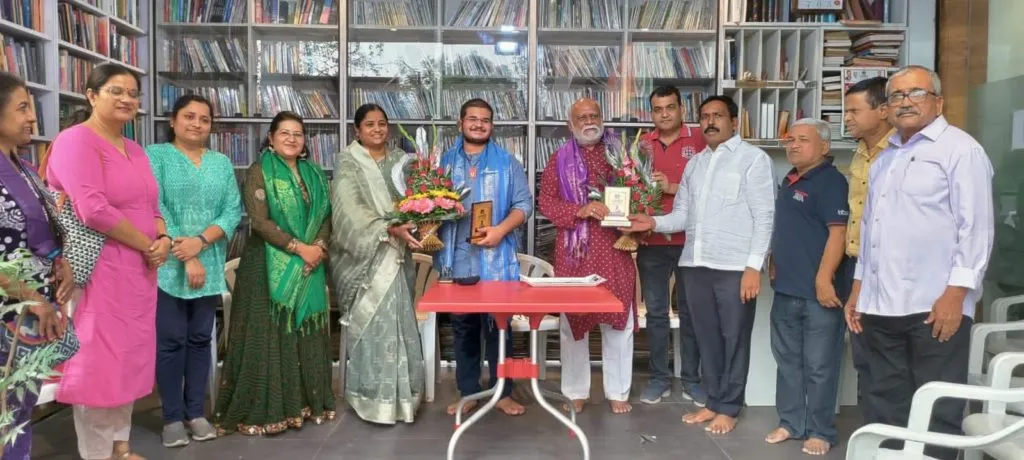 उन्नती सोशल फाऊंडेशनतर्फे जागतिक रंगभूमी दिनानिमित्त कलाकारांचा सन्मान उन्नती सोशल फाऊंडेशनतर्फे जागतिक रंगभूमी दिनानिमित्त कलाकारांचा सन्मान