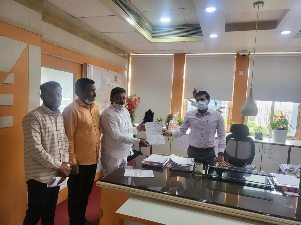 महापालिकेच्या अतिक्रमण पथारी हातगाडी सर्वसामान्यांची लूट थांबवा - बाबा कांबळे महापालिकेच्या अतिक्रमण पथारी हातगाडी सर्वसामान्यांची लूट थांबवा - बाबा कांबळे