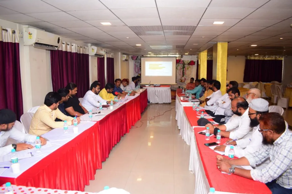 अपना वतन संघटनेतर्फे पिंपरीत मुस्लिम समाजाच्या प्रश्नांवर 'विचारमंथन शिबीर' अपना वतन संघटनेतर्फे पिंपरीत मुस्लिम समाजाच्या प्रश्नांवर 'विचारमंथन शिबीर'