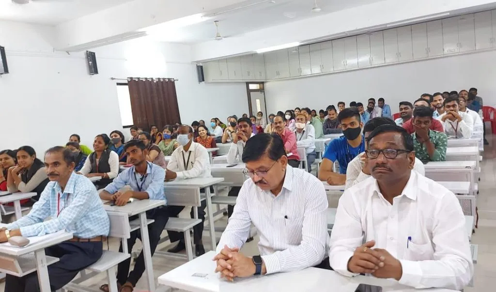 एस.एम. जोशी कॉलेजमध्ये रयत माऊली लक्ष्मीबाई भाऊराव पाटील स्मृतीदिन संपन्न एस.एम. जोशी कॉलेजमध्ये रयत माऊली लक्ष्मीबाई भाऊराव पाटील स्मृतीदिन संपन्न