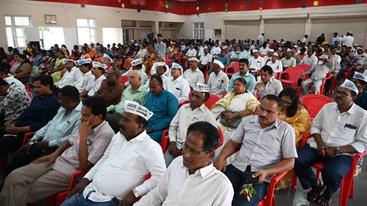 प्रशासक नेमून महानगरपालिकेची सत्ता चालवणाऱ्या अजित दादांना पिंपरी-चिंचवडला सुविधा देण्यापासून कोणी रोखलंय - आप प्रशासक नेमून महानगरपालिकेची सत्ता चालवणाऱ्या अजित दादांना पिंपरी-चिंचवडला सुविधा देण्यापासून कोणी रोखलंय - आप