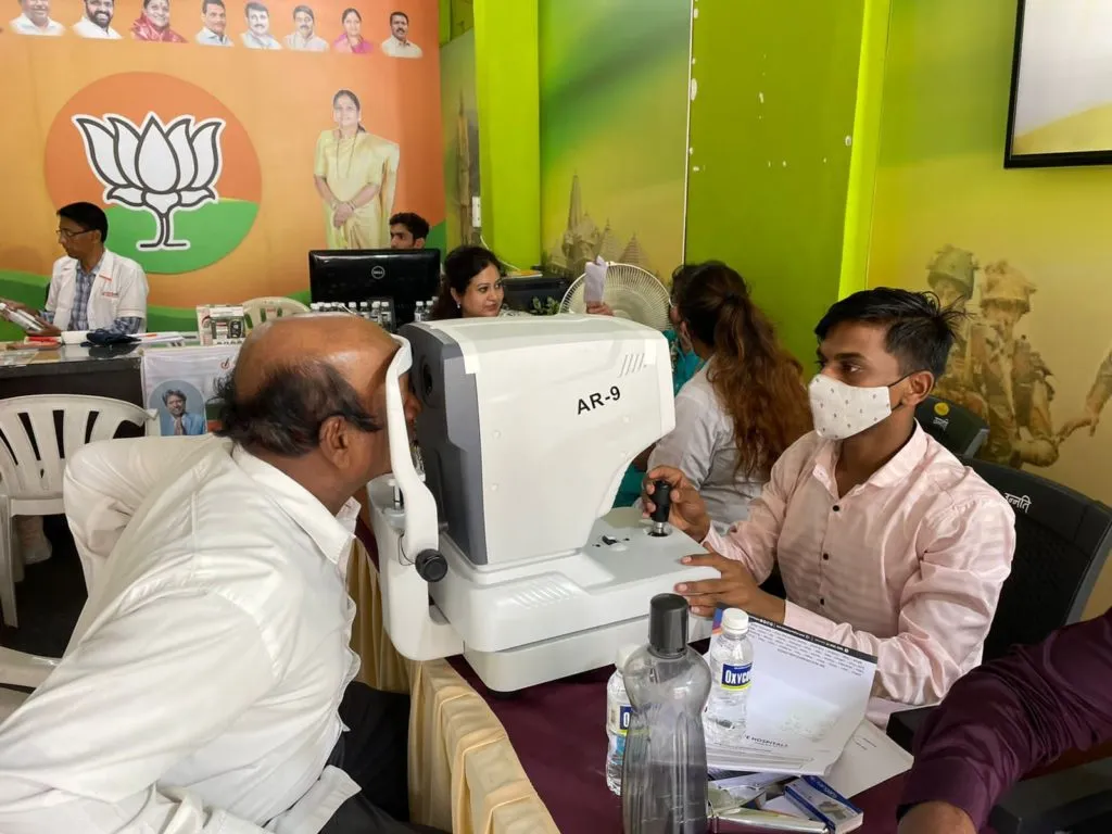 उन्नतीच्या वर्धापनदिनानिमित्त सप्ताहभर विधायक उपक्रमांची रेलचेल ; मोफत डोळे तपासणी शिबीरास नागरिकांचा उस्फुर्त सहभाग उन्नतीच्या वर्धापनदिनानिमित्त सप्ताहभर विधायक उपक्रमांची रेलचेल ; मोफत डोळे तपासणी शिबीरास नागरिकांचा उस्फुर्त सहभाग