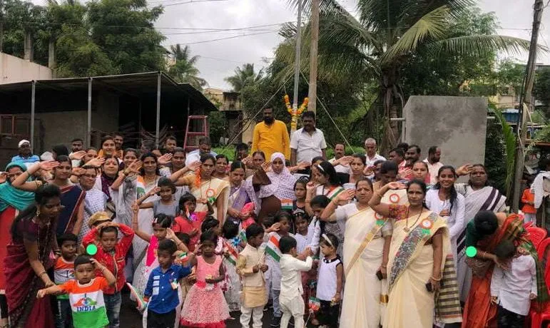 अमृतमहोत्सवी स्वातंत्र्य दिनानिमित्त आपकडून ज्येष्ठांचा सन्मान अमृतमहोत्सवी स्वातंत्र्य दिनानिमित्त आपकडून ज्येष्ठांचा सन्मान