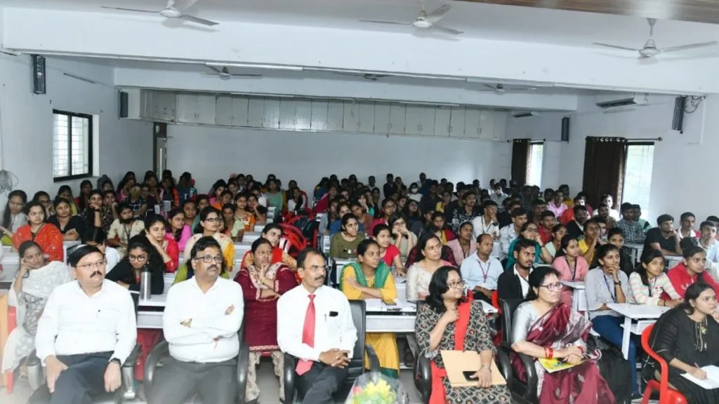 एस. एम. जोशी कॉलेजमध्ये कॉपीराइट व ट्रेडमार्क याविषयीचे सेमिनार संपन्न एस. एम. जोशी कॉलेजमध्ये कॉपीराइट व ट्रेडमार्क याविषयीचे सेमिनार संपन्न