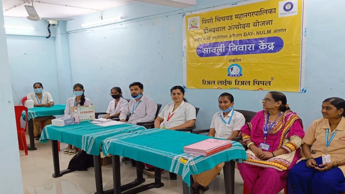 बार्टी तर्फे बेघर ज्येष्ठ नागरिकांची आरोग्य तपासणी बार्टी तर्फे बेघर ज्येष्ठ नागरिकांची आरोग्य तपासणी