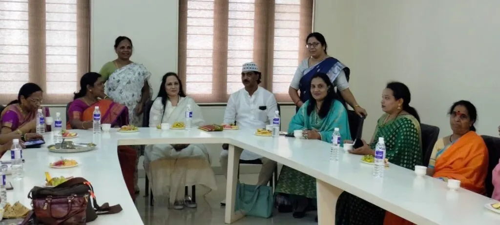 पिंपरी येथील खराळवाडीमध्ये बांधवांसाठी रोजा-ए- इफ्तार पार्टीचे आयोजन पिंपरी येथील खराळवाडीमध्ये बांधवांसाठी रोजा-ए- इफ्तार पार्टीचे आयोजन