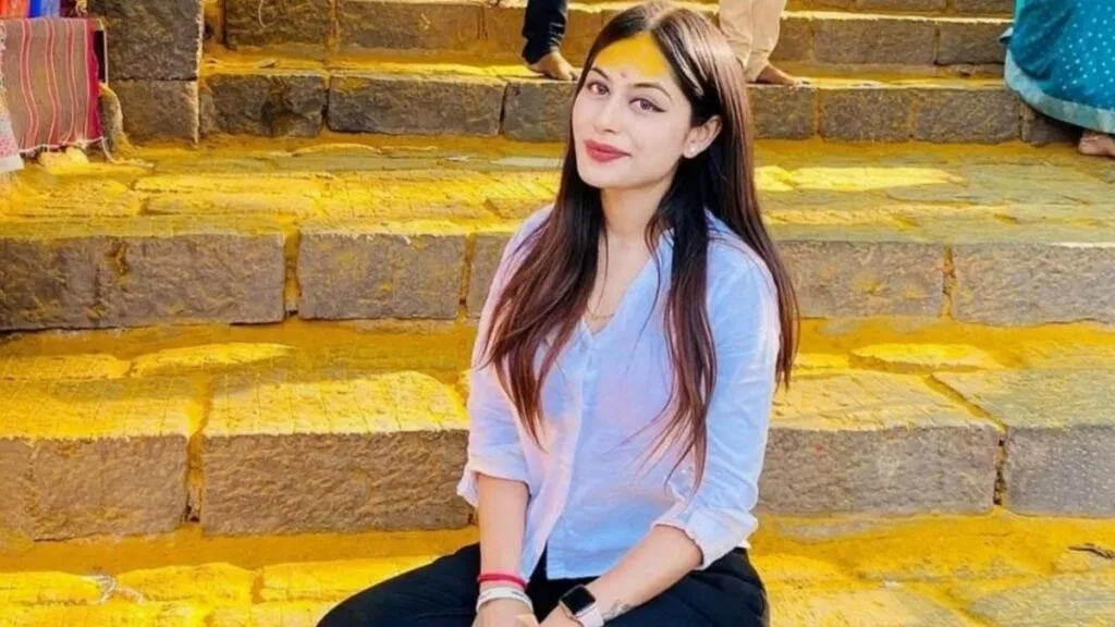 नोकरीसाठी पुण्याला निघालेल्या अवंतीवर काळाचा घाला नोकरीसाठी पुण्याला निघालेल्या अवंतीवर काळाचा घाला