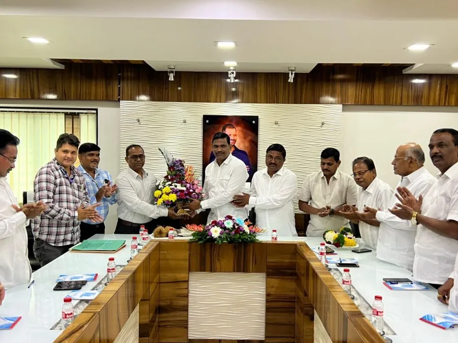 श्री गणेश सहकारी बँकेच्या प्रगतीसाठी कटिबद्ध! श्री गणेश सहकारी बँकेच्या प्रगतीसाठी कटिबद्ध!
